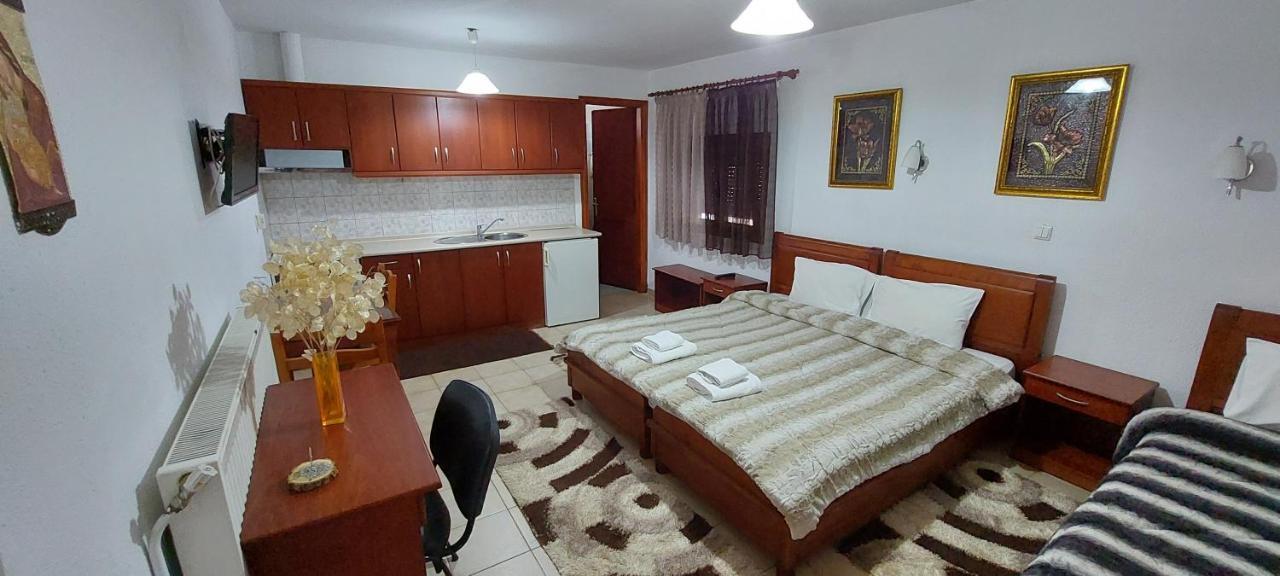 Galini Apartment Loutraki  Exterior photo