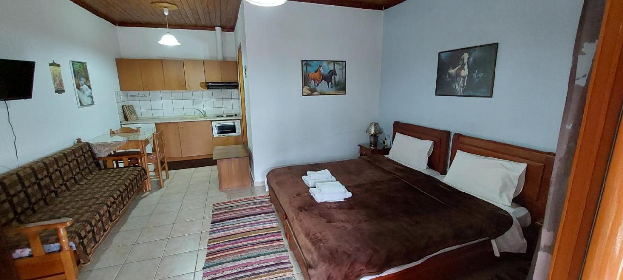 Galini Apartment Loutraki  Exterior photo