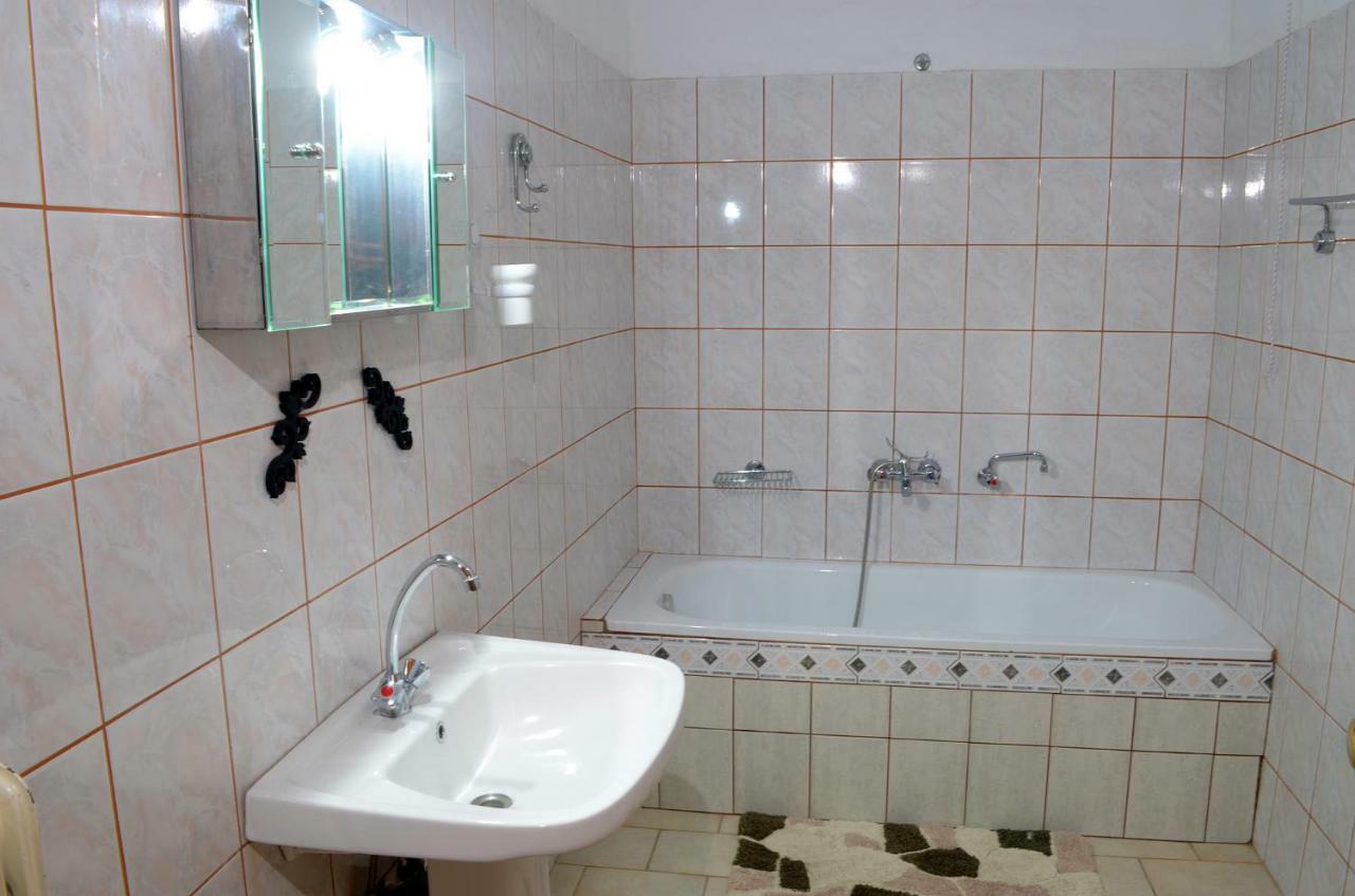 Galini Apartment Loutraki  Exterior photo