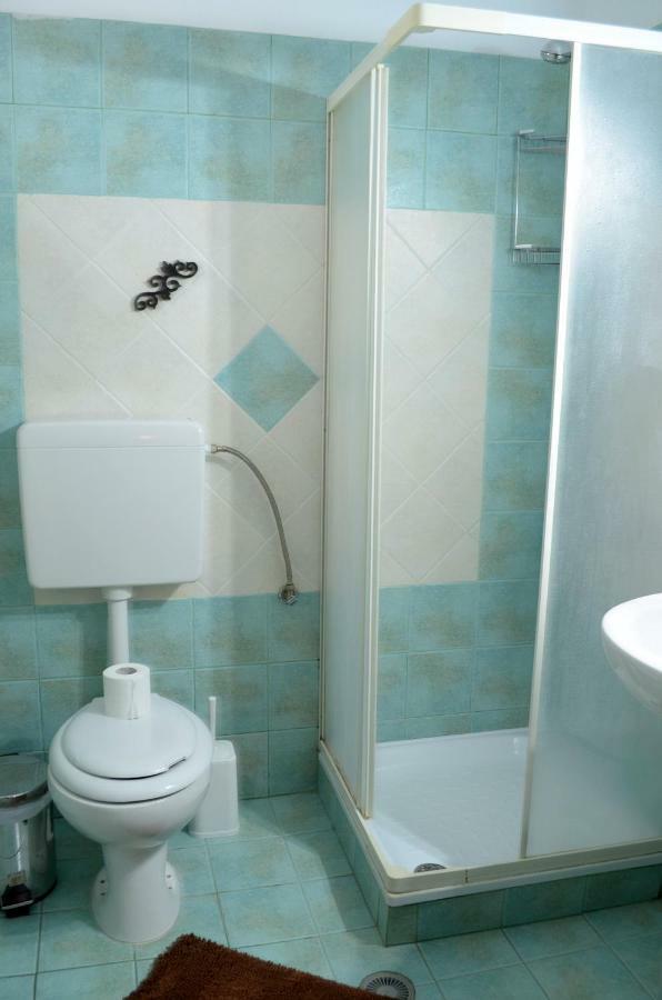 Galini Apartment Loutraki  Exterior photo