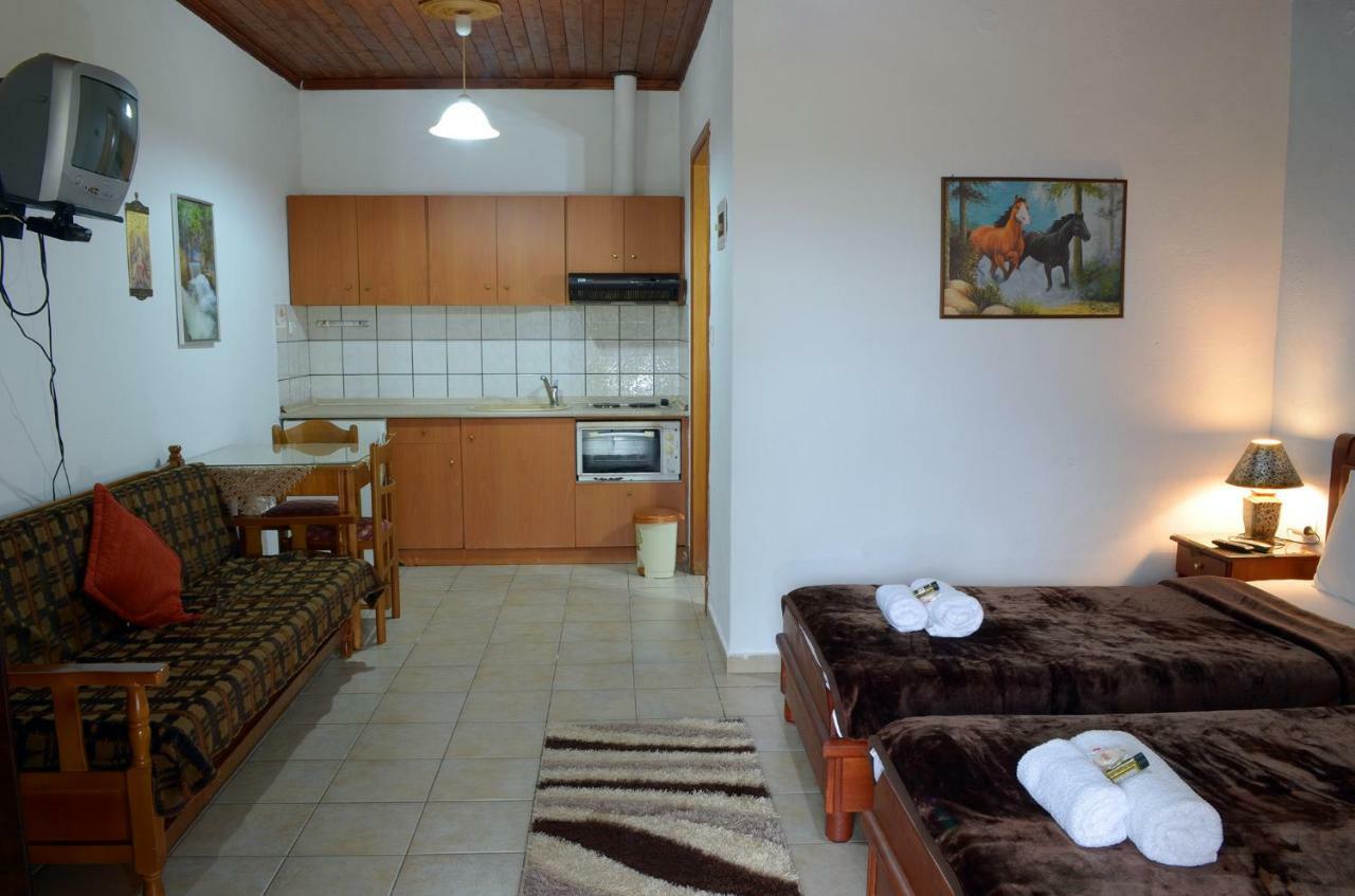 Galini Apartment Loutraki  Exterior photo